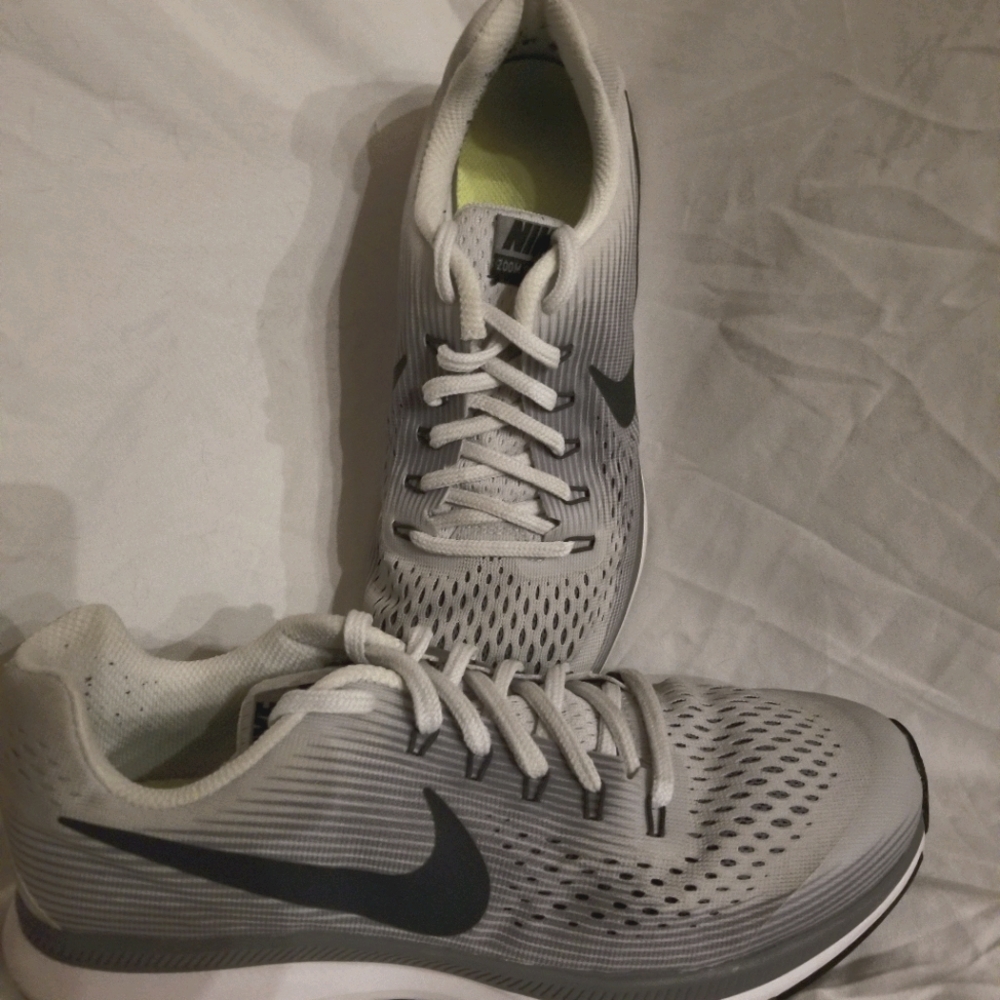 Nike SZ 8 Womens